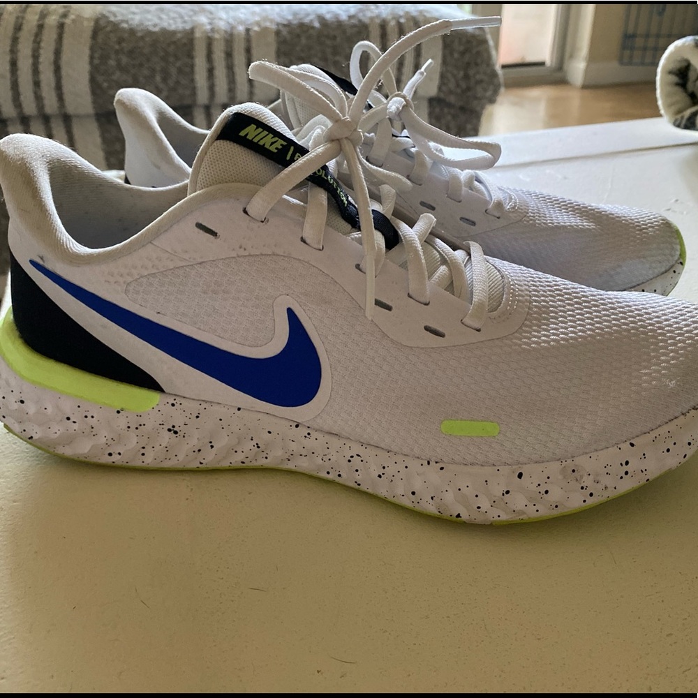 Mens Nike shoes size 8, only worse a few times